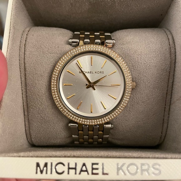 Michael Kors watch - Picture 1 of 2